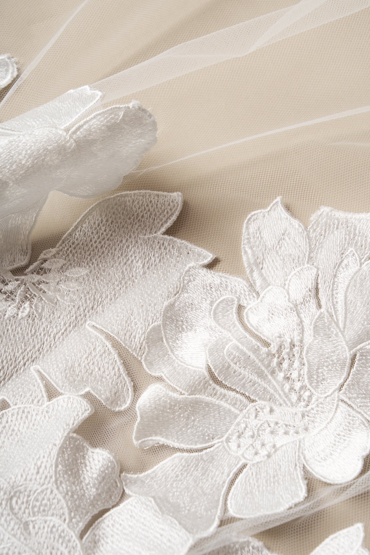 Fiora Veil, detail 1