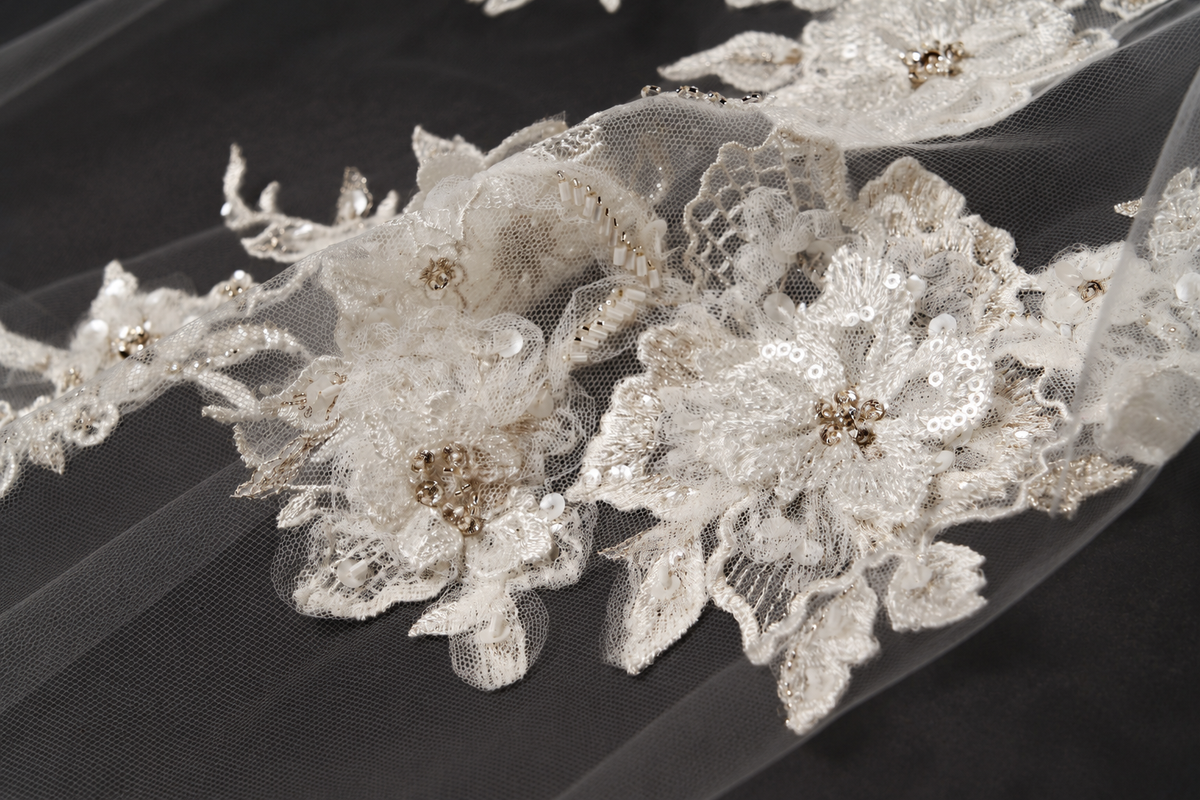 Fiona Veil, detail 2