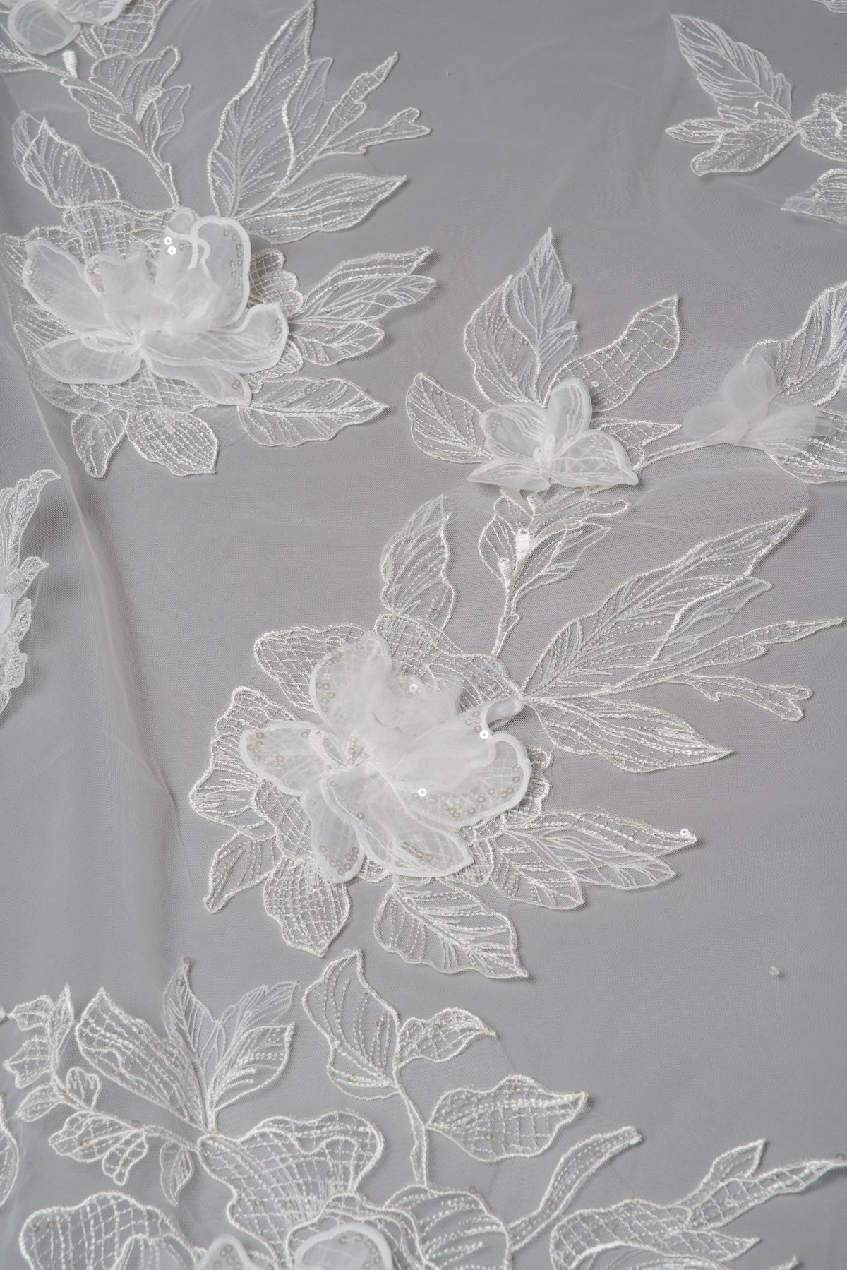 Serena Veil, detail 1