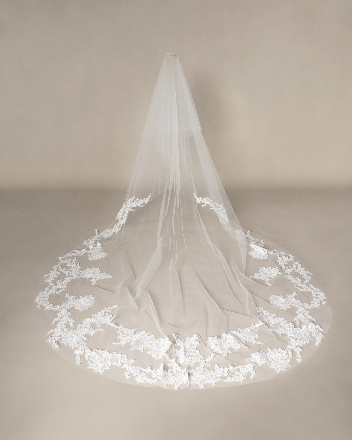 Zay Veil